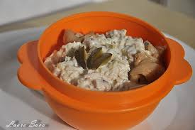 Fierbeți pieptul de pui în apă cu sare, până este gata, scoateți carnea din apă și lăsați la răcit, apoi o tăiați cubulețe. Salata De Pui Cu Ciuperci Retete Culinare Cu Laura Sava Cele Mai Bune Retete Pentru Intreaga Familie