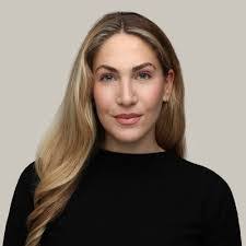 Clarissa Hahn's Instagram, Twitter & Facebook