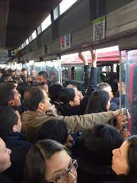 Jun 03, 2021 · en la autopista sur con calle 22, bajo lo que ahora llaman 'puente de la resistencia', continúan los bloqueos y las co ncentraciones. Seguridad En Transmilenio Sigue Siendo Preocupacion Para Los Bogotanos Rcn Radio