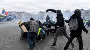L'appel du 16 mars des gilets jaunes de toute la france. Black Blocs Et Gilets Jaunes Convergence Radicale En Jaune Et Noir Public Senat
