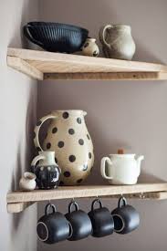 Eckregale Designs Die Raum Sparen Und Modernen Look Verleihen Kuchen Wandregal Eckregal Design Eckregale