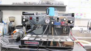 The partnership, which ended in 2005, would make the linea classic la marzocco's most iconic machine. La Marzocco Linea Classic Test Run 1021 Youtube