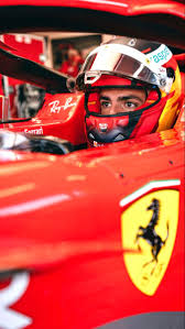 Carlos sainz se enfundará el mono de ferrari en 2021 como sustituto de sebastian vettel después de que este martes se anunciara que el alemán no renovará el contrato que expira a finales de diciembre. 2021 2 2 Twitter Scuderiaferrari In 2021 Carlos Sainz Ferrari Maranello
