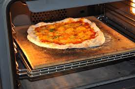 Se il vostro forno non è ventilato, cuocete la pizza sul fondo; La Pizza Nel Forno Di Casa Quasi Come In Pizzeria