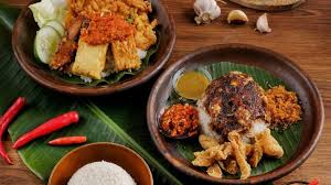 Resep masakan rumahan ini laris manis saat idul adha sebagai alternatif olahan daging kurban . Begini Kiat Bawa Kuliner Kaki Lima Jadi Menu Restoran Bintang Lima