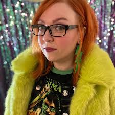 By blending personal experiences with short jokes and one-liners, Lena  Beamish is able to connect with the audience in spite of being