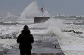 Learn vocabulary, terms and more with flashcards, games and other study tools. Tempete Des Rafales De Vent A 133km H Cette Nuit A Boulogne Sur Mer Un Record Actu Pas De Calais