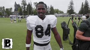Oakland raiders' antonio brown walks on the field while stretching during nfl football practice in alameda, calif.jeff chiu / ap. Antonio Brown Puts On A Show During Raiders Training Camp Youtube