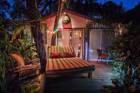 The main house features 2 bedrooms, a huge living room with vaulted ceilings, and a luxurious split level master suite. 10 Amazing Tiny House Vacation Rentals Tiny House Vacation Topanga Canyon California Homes