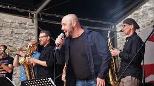 A fête de la musique ou festa da música é um festival francês de música. Das Musikfest