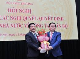 Trưởng ban tuyên giáo trung ương nguyễn trọng nghĩa chức mừng bộ trưởng công thương nguyễn hồng diên. Bnnubl47fmsz7m