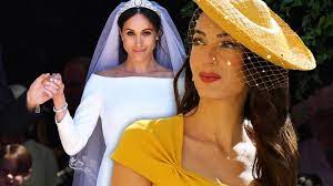 We would like to show you a description here but the site won't allow us. Amal Clooney Ihr Hochzeitslook Kostete Mehr Als Meghans Brautkleid Gala De