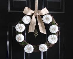 What is your favorite halloween wreath that you have ever seen? 15 Diy Halloween Wreath Ideas