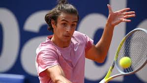 Con papà palleggia nelle cave di marmo di carrara, con la mamma ha appena vinto una scommessa per un desiderio che aveva da anni. Tennis Lione Musetti Batte Korda E Vola Ai Quarti Sinner Piega Karatsev La Repubblica