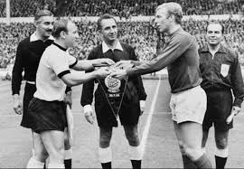 Skuad inggris sejatinya saat ini dihuni oleh banyak pemain muda yang memiliki kemampuan luar biasa, sementara jerman mengandalkan. Spesial Lima Laga Historis Inggris Vs Jerman Goal Com
