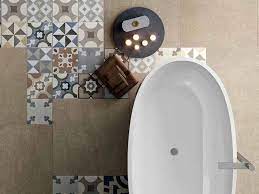 #glasiert oder in #holzoptik, mediterrane oder marokkanische fliesen, mit #grasmuster oder einfarbig. Aktuelle Badfliesen Trends Immonet