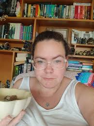 Are there any Karen Moning fans in here? Her series was the first urban  fantasy I ever read & I've never met anyone else who has read the Fever  series. Looking for