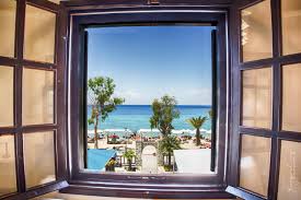 Apartamente case / vile birouri spatii industriale spatii comerciale terenuri. 3 Recomandari De Cazare Pe Plaja Sithonia Halkidiki Grecia De Weekend