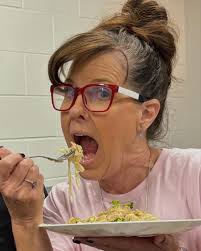 Did you know Principal Lichliter does NOT like ANYTHING with tomatoes in  it? 👎🍅 However, she gives this chicken broccoli fettuccine from Ms.  Lepock's Food Science Class two thumbs up! 🍗🥦👍👍