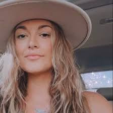 Summer Myrick's Instagram, Twitter & Facebook