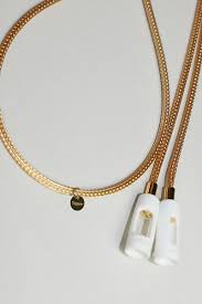 $1,200 / 31.1 / 24 x 14 = $22.50 per gram. Tapper Solid 18k Gold Mesh Chain For Airpods Airpods Pro Hypebeast