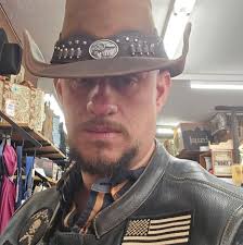 🔗: peoplem.ag/3WutZ7d Andy Serkis is heading back to Middle-earth. Warner  Bros. announced May 9 that Serkis, 60, will reprise his role as Gollum from  The Lord of the Rings franchise for a