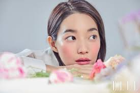 12 giờ trước 08:43 8/3/2021 thời trang làm đẹp. Shin Min Ah Elle Korea 2020 March