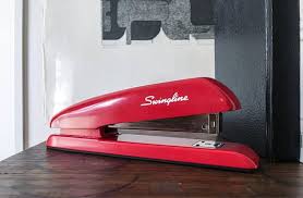 Milton S Red Stapler Identical Office Space Movie Prop It May Be The Most Iconic Office Supply There Red Swingline Stapler Kitchenware Design Auto Body Shop