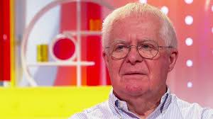 Cyn-weithwyr S4C yn 'hapus' wedi diswyddiad Sian Doyle