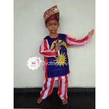 Dalam kejadian pada 2 petang itu, mangsa dikatakan dibawa ke resort berkenaan oleh ibunya yang berusia 19 tahun untuk meminta kerja. Baju Merdeka Melayu Lelaki Shopee Malaysia