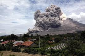 200 Years After Tambora Indonesia Most At Risk Of Deadly Volcanic Blast Pictures Of The Week Sinabung Volcano Volcano