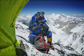 Everest Guide Adrian Ballinger: Women Climbers Stronger than Men