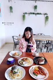 【一份只需rm9.90】kuchai lama 超丰富「grill chicken chop」! Moments 02 Kuchai Lama Kuala Lumpur