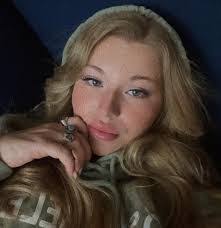 Savannah Floyd's Instagram, Twitter & Facebook