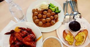 They are run by different store managers nak ask for refund pun tak de orang, look at this: Apa Yang Sedap Makan Di Restoran Ikea Cheras