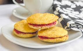 Biscuits Nature A La Confiture En 2020 Biscuits Rock Recipes Biscuits Aux Framboises