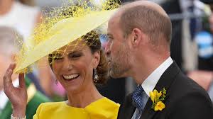 Photo Une nouvelle idylle royale ! Kate et William en Cupidon leurs ... - Gala