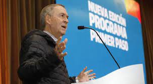 Primeros pasos en lógica y corriendo nuestro primer programa8 lectures • 37min. Tyfyv60n0uk6vm