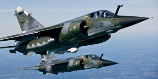 La France Pres De Vendre 64 Mirage F1 Aux Etats Unis Armee De L Air Avion De Chasse Avions De Chasse