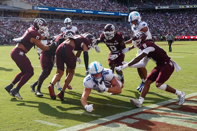 GALLERY: Football vs. Kentucky – The Battalion