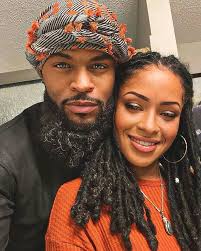 Love between dogs in Dogspotting Society