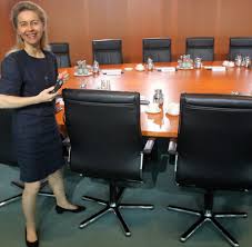 Eine abrechnung von dennis kaupp. Maybrit Illner Warum Von Der Leyen Nicht Kandidatin Wurde Welt
