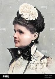 Helena Duke's Instagram, Twitter & Facebook