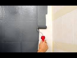 Utilizzando Uno Smalto Per Bagno Specifico Come Facile E Veloce Di G Dipingere Le Piastrelle Del Bagno Disegni Piastrelle Da Bagno Arredamento Bagno Fai Da Te