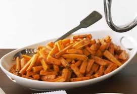 Carottes Roties Vinaigrette A La Moutarde Coup De Pouce Food Food And Drink Vegetables