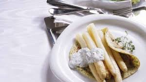 Krauterpfannkuchen Mit Weissem Spargel Rezept Krauterpfannkuchen Rezepte Und Spargel