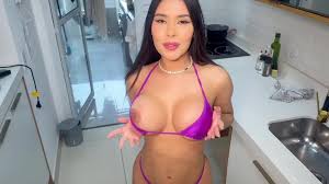 Estter Muniz gives a superb BJ in this intense video