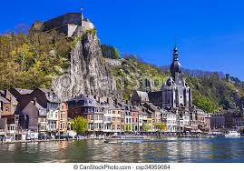 Located on the meuse, in the ardennes, it lies 90 kilometres s. Dinant An Der Flussmuse In Belgien Blick Auf Dinant Mit Der Flussmutze Belgium Canstock