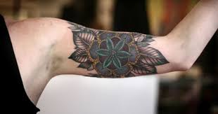 Southpaw Bird Behind Ear Tattoo Alice Carrier Tattoo Artist Tattoos Hipster Tattoo Bicep Tattoo