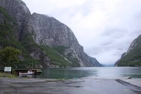 Jun 19, 2021 · besonders reizvoll sind die routen nach lysebotn und von dort nach rysstad/valle über die fv 337. Von Stavanger Nach Lysebotn Unterwegsblog